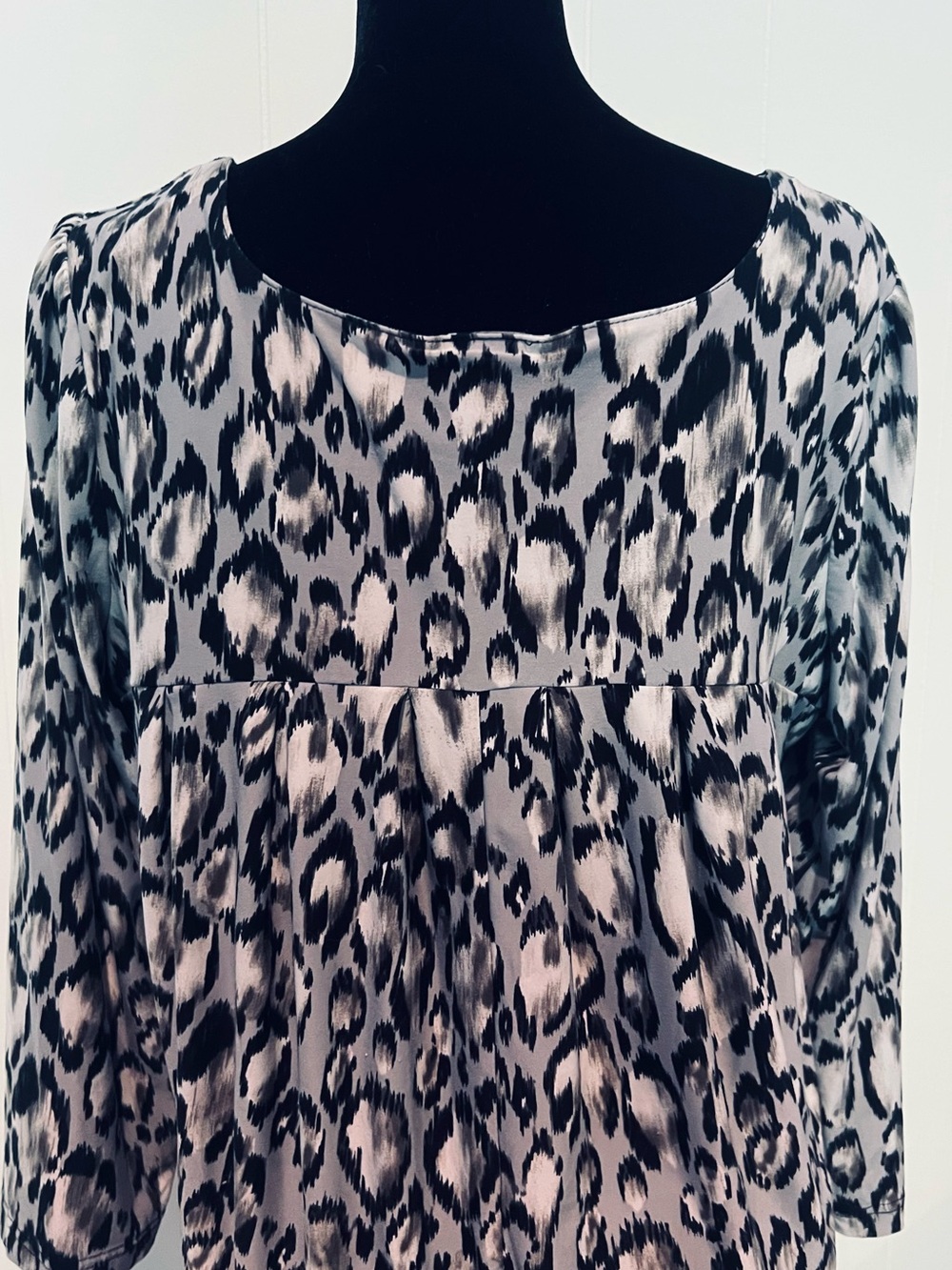 Rafaella Women’s blouse Black & White Leopard Print Square Neck. Size Large. - Picture 4 of 9